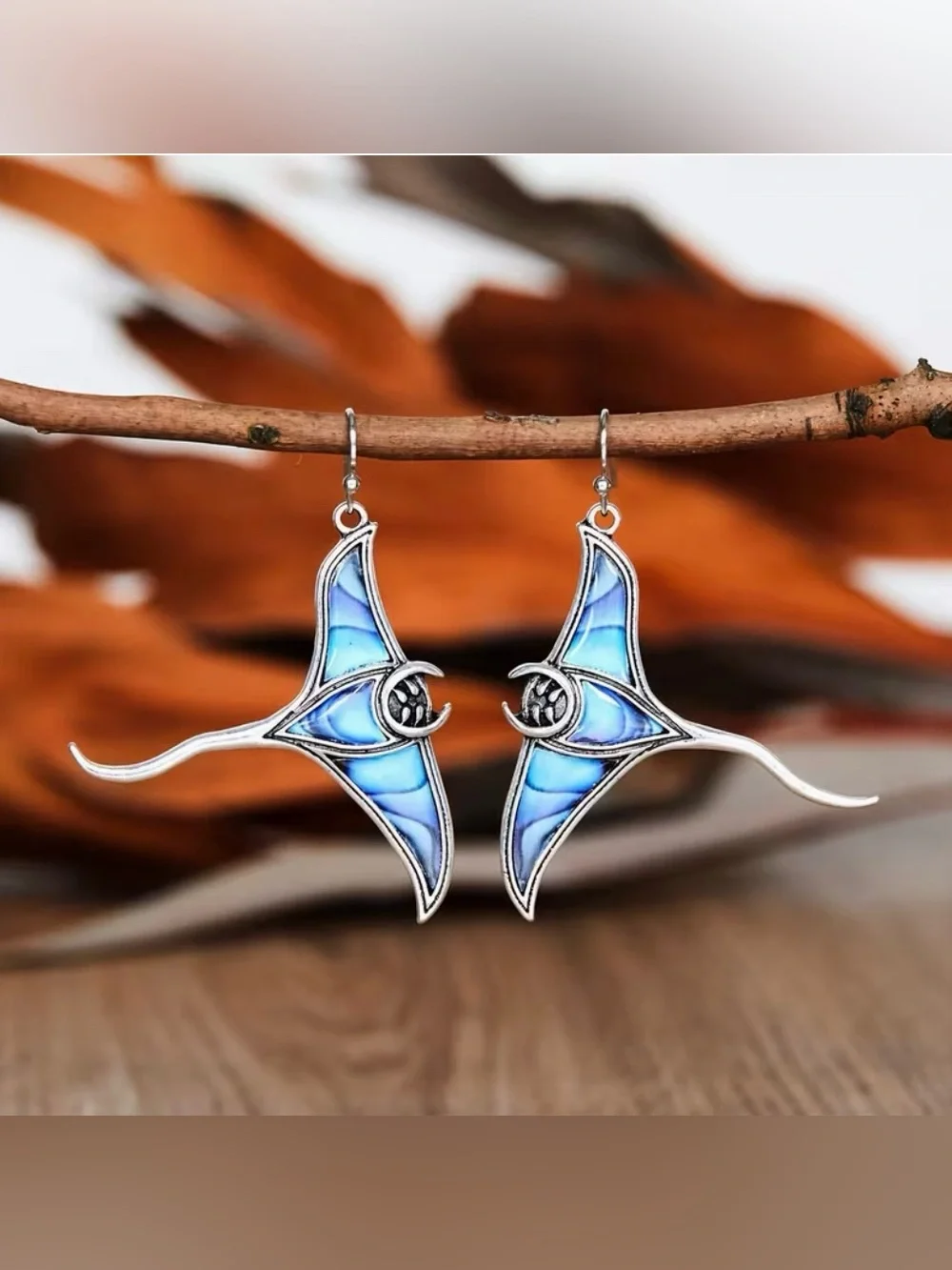 Devil Fish String-ray Shaped Earrings New - Picture 7 of 7